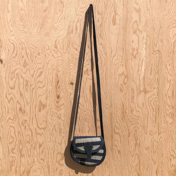 Mini woven purse - Picture 1 of 3